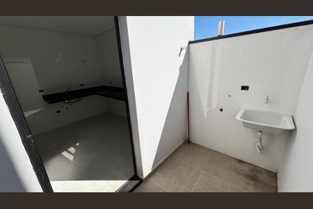 Casa à venda com 95m², 3 quartos e 2 vagas Casa à venda com 95m², 3 quartos e 2 vagasÁrea de Serviço