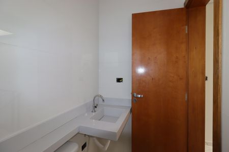 Casa à venda com 95m², 3 quartos e 2 vagasBanheiro Social