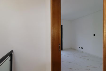 Casa à venda com 95m², 3 quartos e 2 vagasCorredor