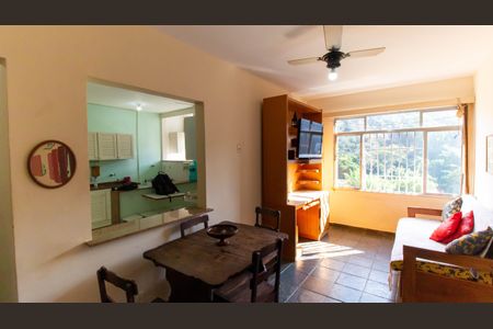 Apartamento à venda com 86m², 2 quartos e 1 vaga Apartamento à venda com 86m², 2 quartos e 1 vagaSala