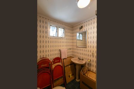 Casa à venda com 255m², 3 quartos e 3 vagasBanheiro de Serviço