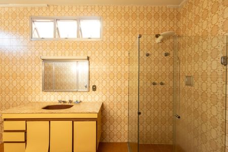 Casa à venda com 255m², 3 quartos e 3 vagasBanheiro Suíte 1