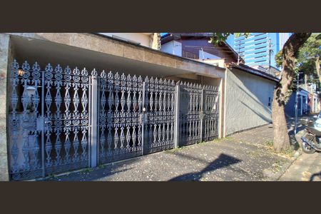 Casa à venda com 255m², 3 quartos e 3 vagasFachada