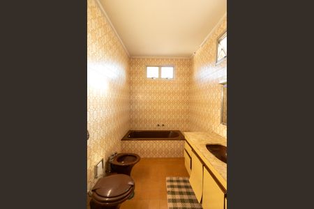 Casa à venda com 255m², 3 quartos e 3 vagasBanheiro Suíte 1