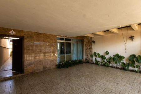 Casa à venda com 255m², 3 quartos e 3 vagasGaragem