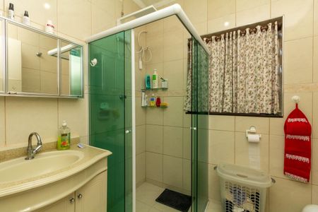 Casa à venda com 380m², 6 quartos e 2 vagasCasa 1 - Banheiro 2