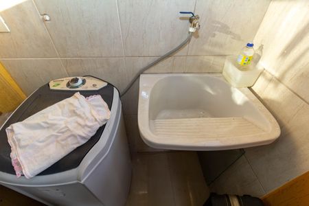 Casa à venda com 380m², 6 quartos e 2 vagasCasa 2: Área de Serviço