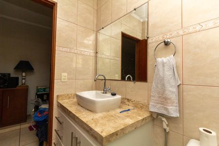 Casa à venda com 380m², 6 quartos e 2 vagasCasa 2 - Banheiro 2