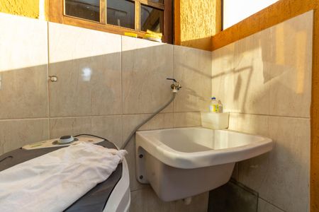 Casa à venda com 380m², 6 quartos e 2 vagasCasa 2: Área de Serviço