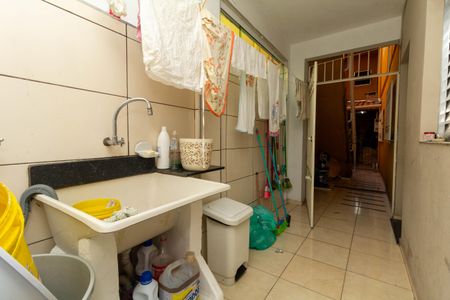 Casa à venda com 380m², 6 quartos e 2 vagasCasa 1 - Área de Serviço