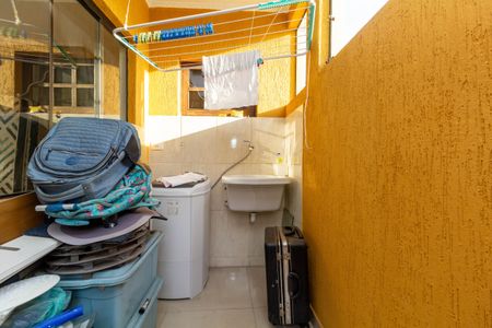 Casa à venda com 380m², 6 quartos e 2 vagasCasa 2: Área de Serviço