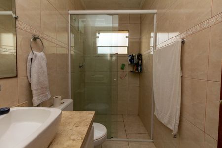 Casa à venda com 380m², 6 quartos e 2 vagasCasa 2 - Banheiro 2