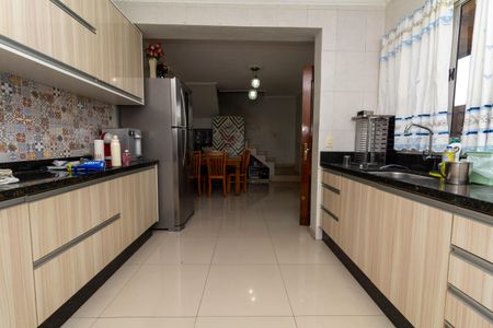 Casa à venda com 380m², 6 quartos e 2 vagasCasa 2 - Cozinha