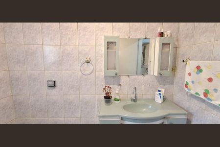 Casa à venda com 144m², 3 quartos e 2 vagas Casa à venda com 144m², 3 quartos e 2 vagasBanheiro Social