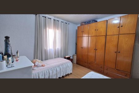 Casa à venda com 144m², 3 quartos e 2 vagas Casa à venda com 144m², 3 quartos e 2 vagasQuarto 2