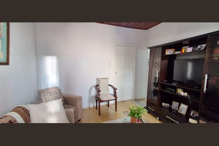 Casa à venda com 144m², 3 quartos e 2 vagas Casa à venda com 144m², 3 quartos e 2 vagasSala