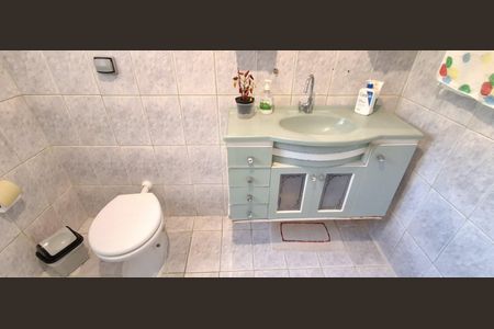 Casa à venda com 144m², 3 quartos e 2 vagas Casa à venda com 144m², 3 quartos e 2 vagasBanheiro Social