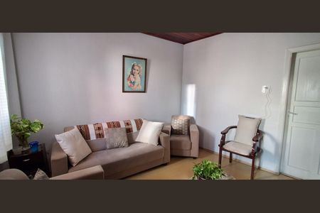 Casa à venda com 144m², 3 quartos e 2 vagas Casa à venda com 144m², 3 quartos e 2 vagasSala