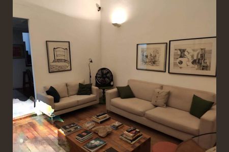 Casa à venda com 550m², 7 quartos e sem vaga