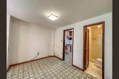Casa à venda com 307m², 4 quartos e 2 vagas Casa à venda com 307m², 4 quartos e 2 vagasCorredor