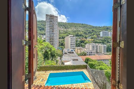 Casa à venda com 307m², 4 quartos e 2 vagas Casa à venda com 307m², 4 quartos e 2 vagasVista Quarto 3