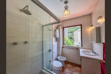 Casa à venda com 307m², 4 quartos e 2 vagas Casa à venda com 307m², 4 quartos e 2 vagasBanheiro Suíte