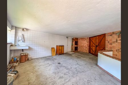 Casa à venda com 307m², 4 quartos e 2 vagas Casa à venda com 307m², 4 quartos e 2 vagasÁrea comum