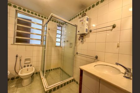 Casa à venda com 307m², 4 quartos e 2 vagas Casa à venda com 307m², 4 quartos e 2 vagasBanheiro Social 2