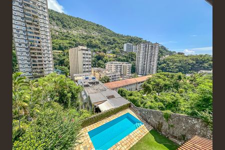 Casa à venda com 307m², 4 quartos e 2 vagas Casa à venda com 307m², 4 quartos e 2 vagasVista Cozinha