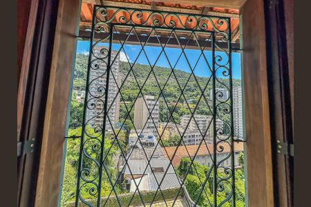 Casa à venda com 307m², 4 quartos e 2 vagas Casa à venda com 307m², 4 quartos e 2 vagasSala 1