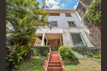 Casa à venda com 307m², 4 quartos e 2 vagas Casa à venda com 307m², 4 quartos e 2 vagasÁrea comum