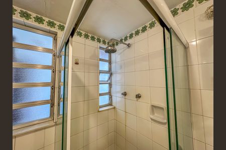 Casa à venda com 307m², 4 quartos e 2 vagas Casa à venda com 307m², 4 quartos e 2 vagasBanheiro Social 2