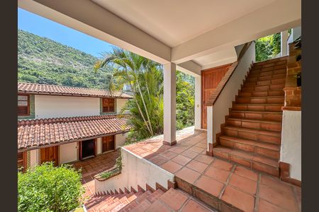 Casa à venda com 307m², 4 quartos e 2 vagas Casa à venda com 307m², 4 quartos e 2 vagasÁrea comum