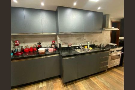 Apartamento à venda com 156m², 3 quartos e 3 vagas