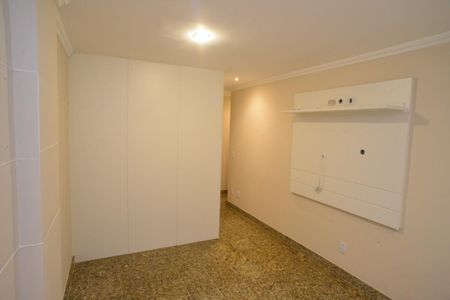 Apartamento à venda com 251m², 4 quartos e 2 vagasSuíte 1