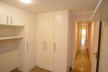Apartamento à venda com 251m², 4 quartos e 2 vagasQuarto 2
