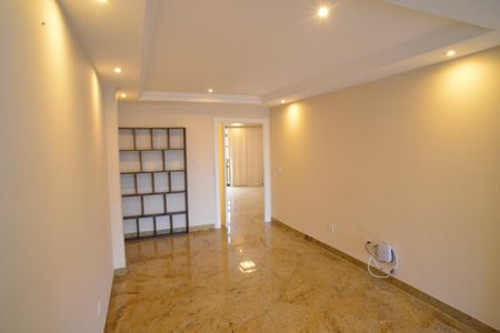 Apartamento à venda com 251m², 4 quartos e 2 vagasSala 2