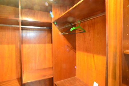 Apartamento à venda com 251m², 4 quartos e 2 vagasCloset da Suíte 1