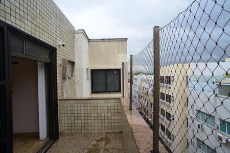 Apartamento à venda com 251m², 4 quartos e 2 vagasVaranda da Suíte 2