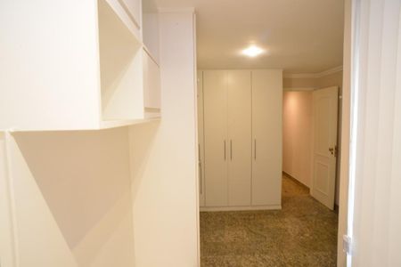 Apartamento à venda com 251m², 4 quartos e 2 vagasQuarto 2