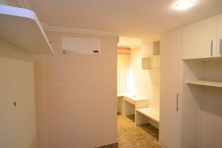 Apartamento à venda com 251m², 4 quartos e 2 vagasQuarto 2