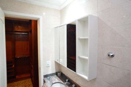 Apartamento à venda com 251m², 4 quartos e 2 vagasBanheiro da Suíte 1