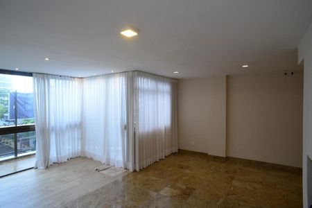Apartamento à venda com 251m², 4 quartos e 2 vagasSala