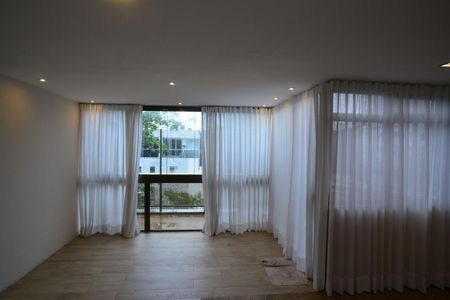 Apartamento à venda com 251m², 4 quartos e 2 vagasSala