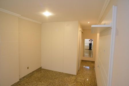 Apartamento à venda com 251m², 4 quartos e 2 vagasSuíte 1