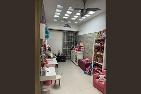 Casa à venda com 529m², 5 quartos e 3 vagas