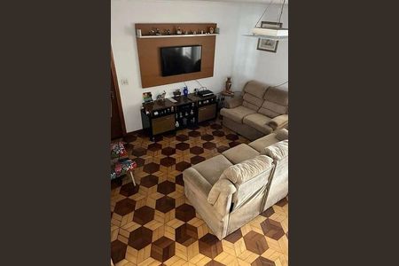 Casa à venda com 3 quartos, 130m² em Vila Santo Estefano, São Paulo