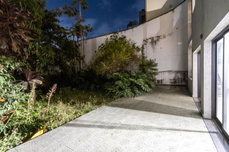 Casa para alugar com 355m², 4 quartos e 4 vagas Casa para alugar com 355m², 4 quartos e 4 vagasVaranda