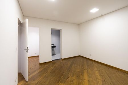 Casa para alugar com 355m², 4 quartos e 4 vagas Casa para alugar com 355m², 4 quartos e 4 vagasSuite 3