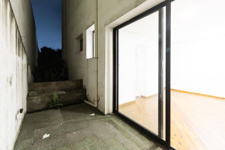 Casa para alugar com 355m², 4 quartos e 4 vagas Casa para alugar com 355m², 4 quartos e 4 vagasQuintal